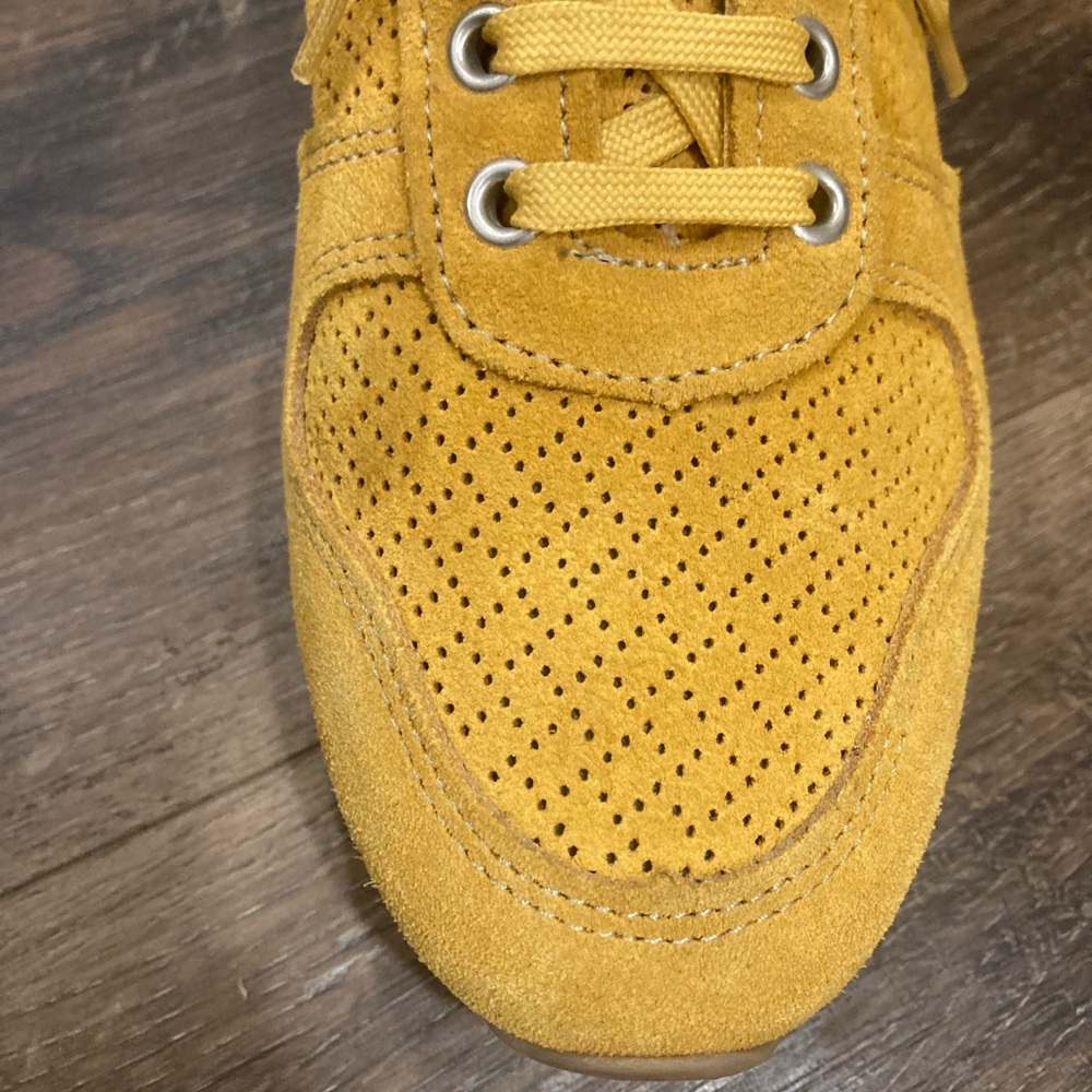 Yellow Tennis Shoes Sneakers Mustard Muted Size 6.5 - Picture 9 of 11